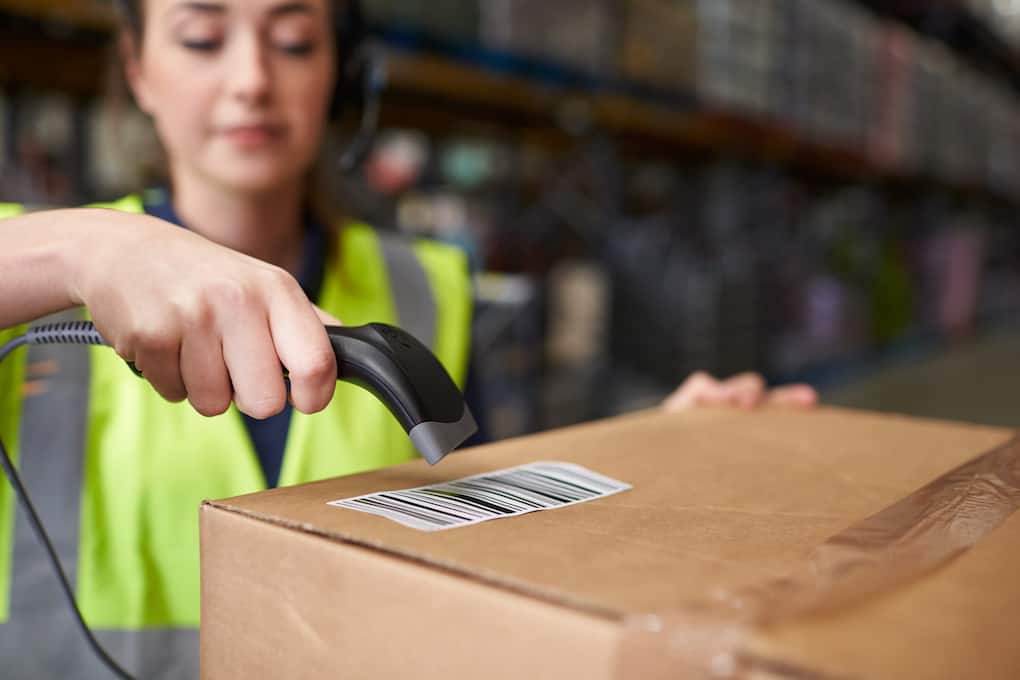 How to use an RF Gun or Scanner - PICKING orders in a warehouse 