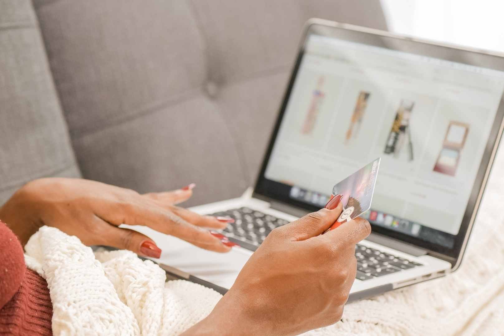 woman doing online shopping