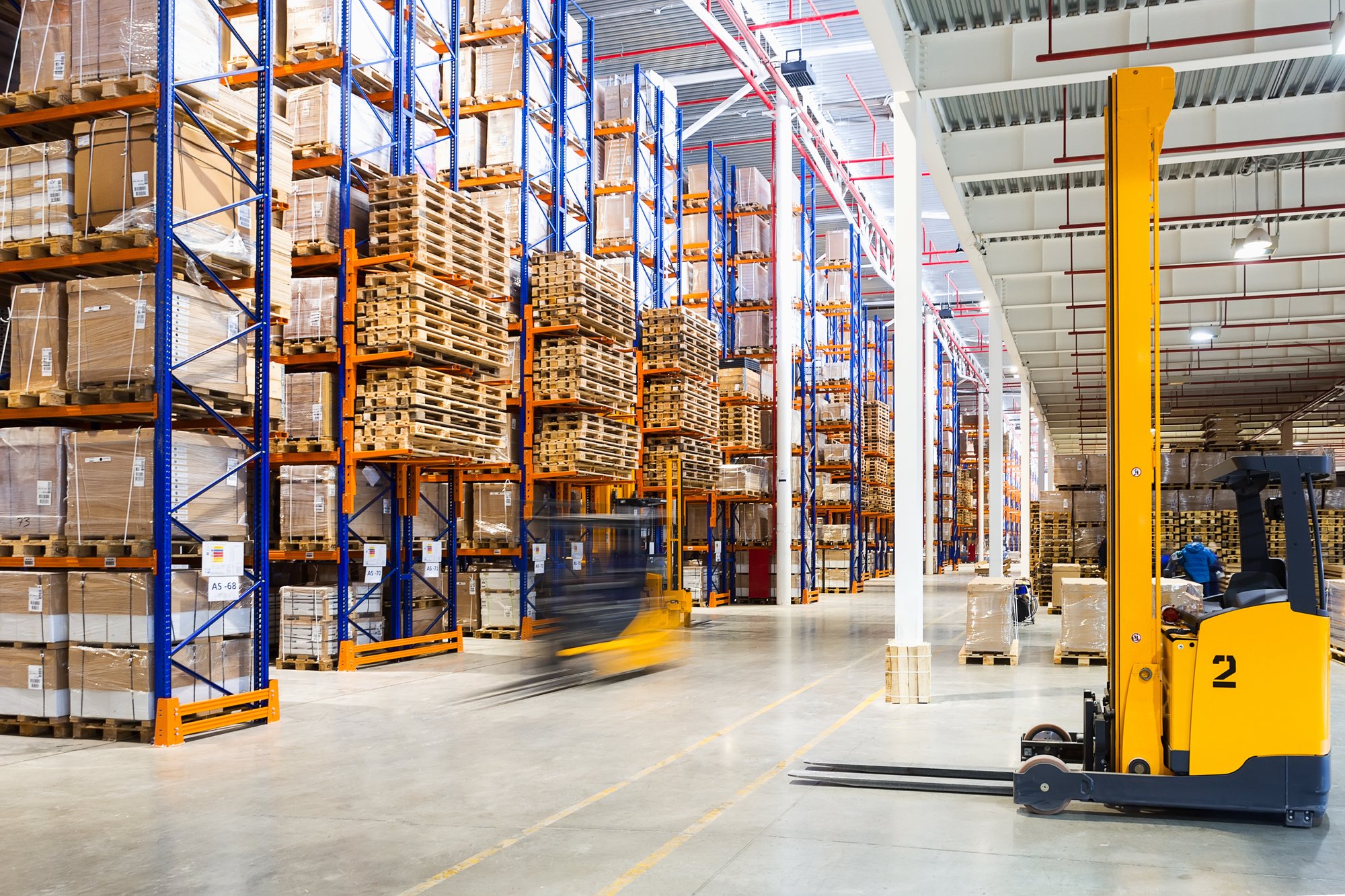 Spot2-AdobeStock_107182962ForkliftStacks
