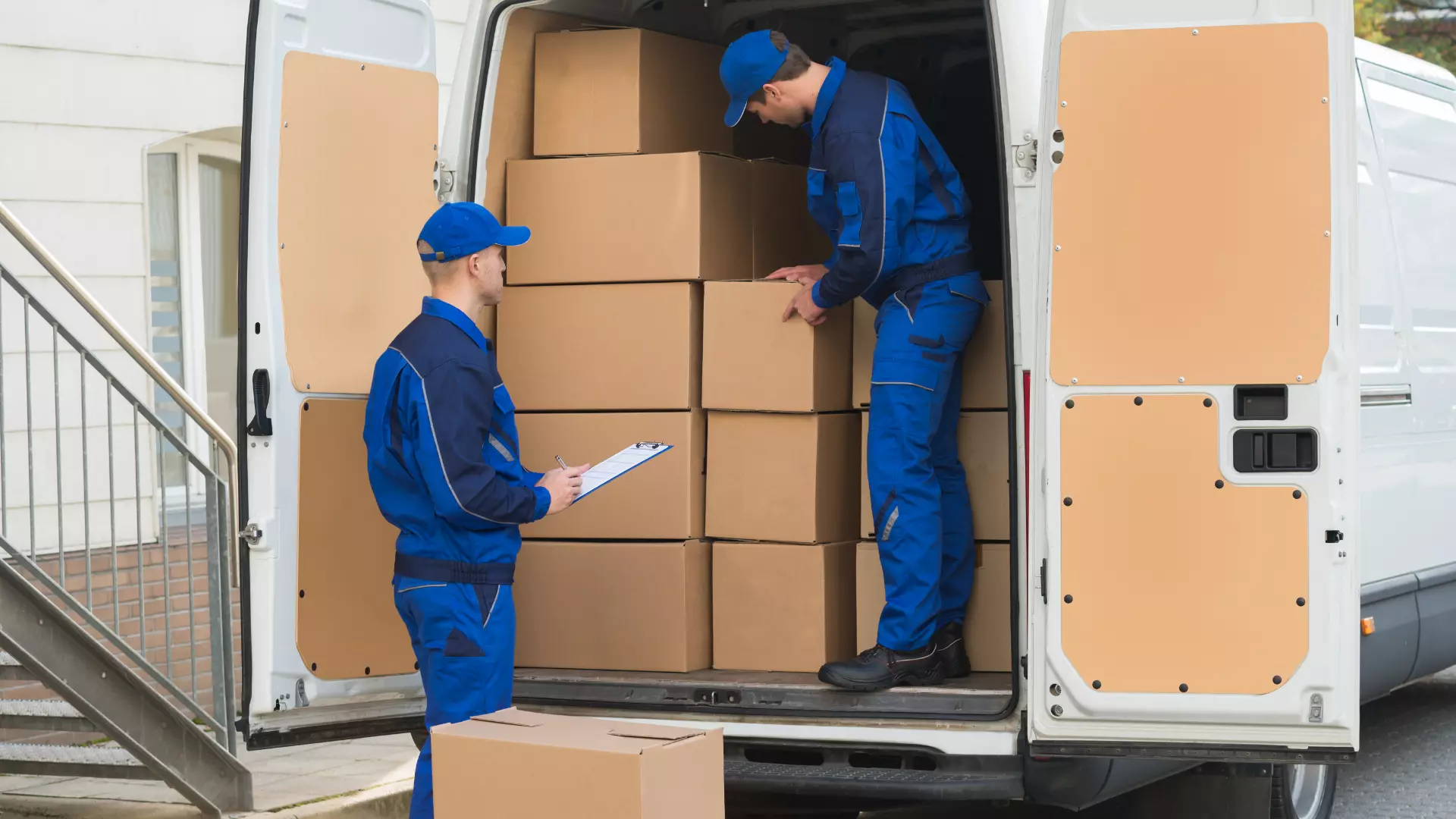 Shipping Tips for Multi-Channel Sellers: What You Need to Know