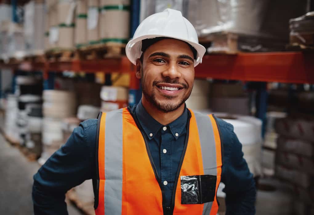 What To Wear To Your Warehouse Job (Warehouse Dress Code Tips) | Extensiv